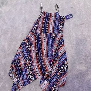 Cute flowy dress!